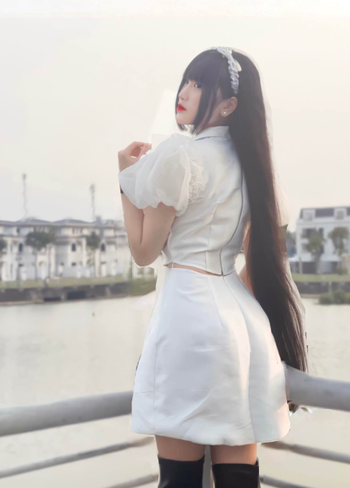 Hãy tin vào chính mình và bạn sẽ tìm thấy may mắn ở mọi ngã rẽ. Hãy tin vào chính mình và để may mắn dẫn đường cho bạn. Earlene Lasch