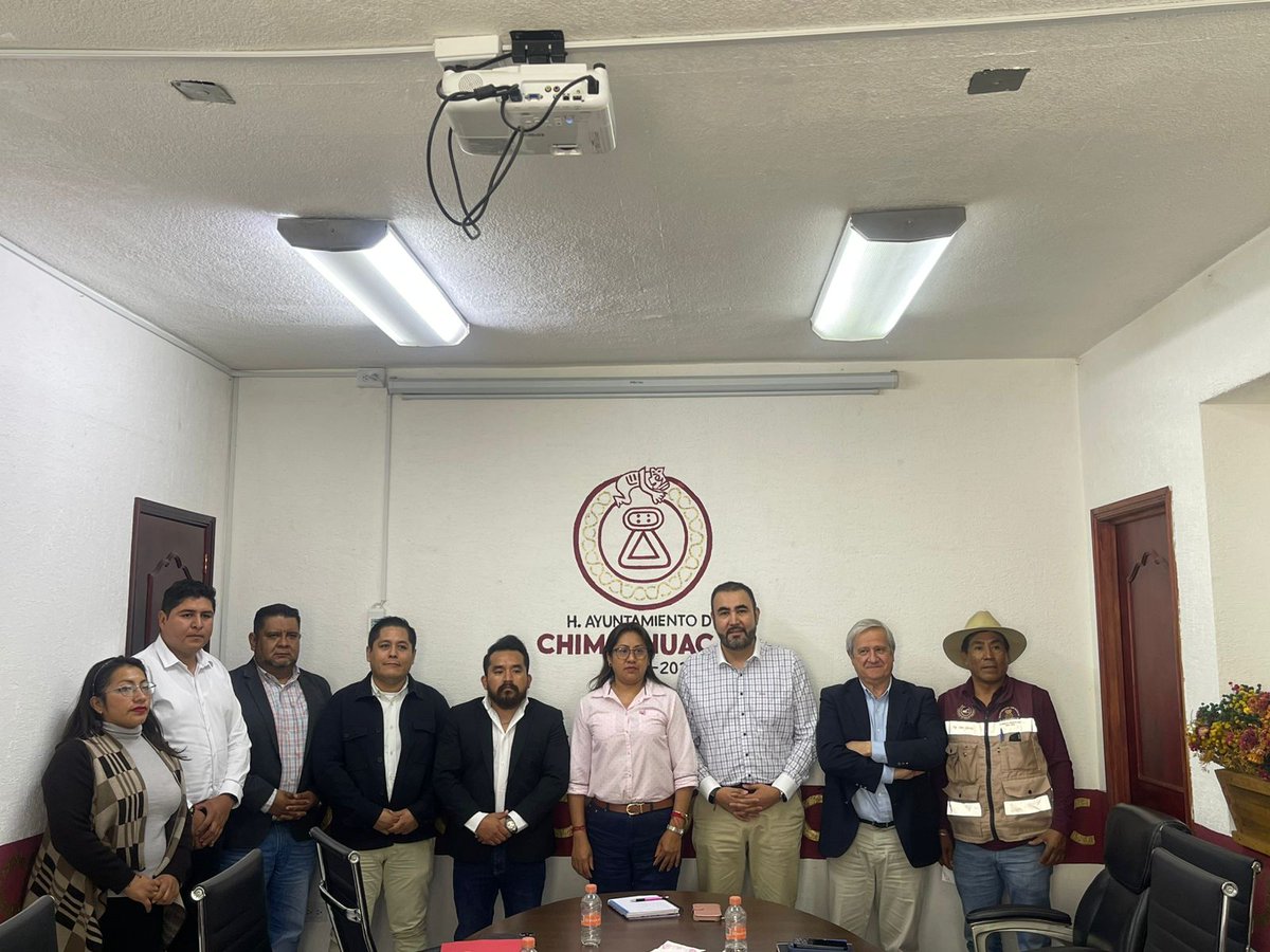 saascaem's tweet photo. Hoy, la Presidenta de Chimalhuacán, Xóchitl Flores, y el Dir. Gral. del SAASCAEM, Roberto Álvarez, se reunieron para trabajar en mejoras para la infraestructura de seguridad vial, buscando mejoras para los habitantes del municipo. 

#InfraestructuraQueTransforma #ElPoderDeServir https://t.co/OmhdktQRF2