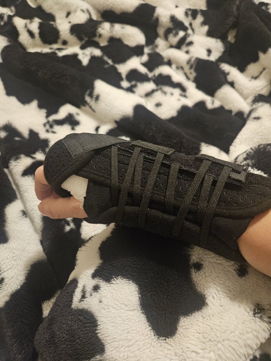 basicbechgamer's tweet image. This was definitely not in my 2024 bingo board..