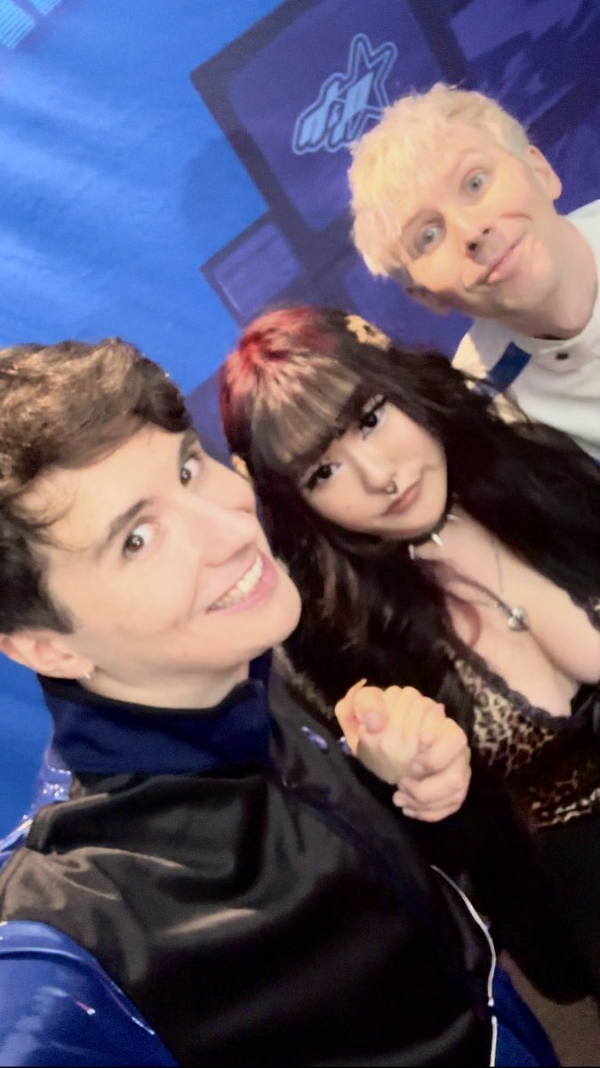 Cwang44's tweet image. 2 duos with brown eyes and blue eyes! 🫶