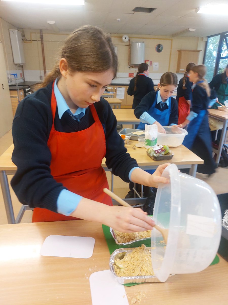ASM_Limerick's tweet photo. #ASM's 1 Áine class kicked off the 'Numeracy Bake Off' by making a delicious Apple Numble! They developed and used key numeracy skills (time management & weighing/measuring), just in time for #NumeracyWeek! https://t.co/KNtVPxlswU