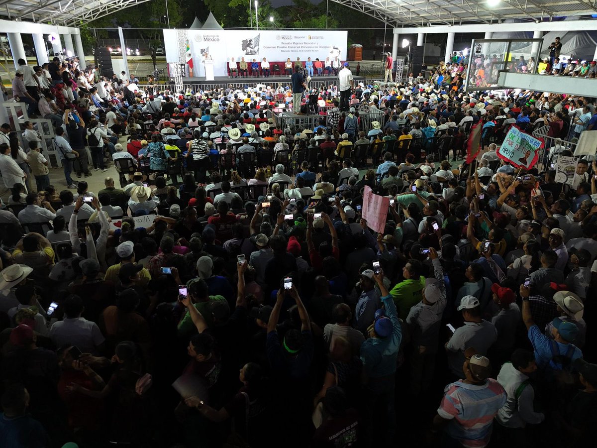 TabascoJavier's tweet photo. La Presidenta @Claudiashein trajo muy buenas noticias para Tabasco: Firmamos un convenio para hacer universal la pensión para personas con discapacidad, continuará Sembrando Vida e impulsaremos juntos el Crédito Ganadero a la Palabra y la construcción de viviendas. (1/3) https://t.co/43MQmhYMFD