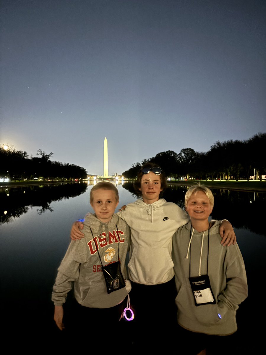 CMSE8DC's tweet photo. Soaking up views at the Lincoln Memorial https://t.co/0EAcpj0Bp1
