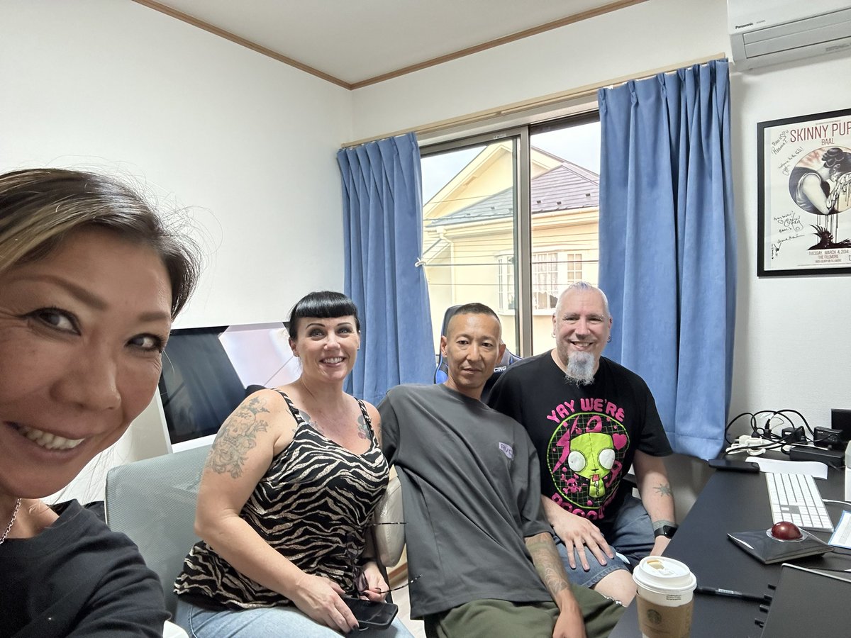 今年も大好きな人達と会えたので、blogも沢山書きたい事があるのですが、今月はBAALメンバー集結出来ました(*^_^*)
Alan&amp;Bri海の向こうから今年も会いに来てくれてありがとう！最高のプレゼントだね！
Our journey has begun again！　@ BAAL studio