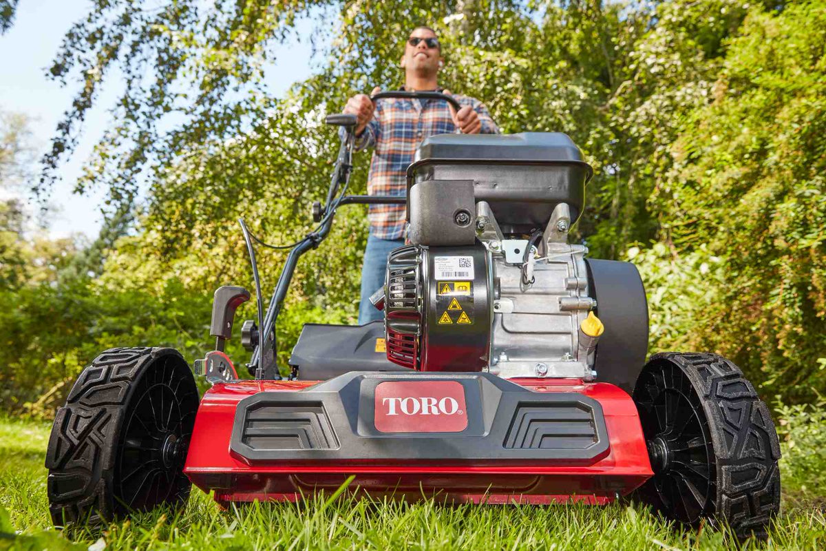 TIME TO SCARIFY📷
Scarifying – the process of removing thatch from your grass – should only be done in optimal conditions, to avoid damaging your grass.

Head over to our website to view the Toro UK scarifier
bit.ly/Toro-Scarifier
#Lawncare #GroundsCare #PitchCare #Scarifier