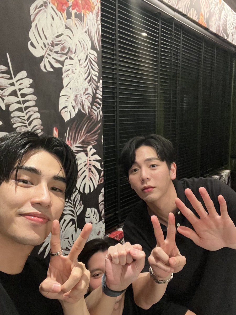 Uplightmylife's tweet photo. ถ้ามีชื่อเรื่อง หรือตัวอย่างวันที 1 พย แจก คนละ 200 
2คน เอาดิฉลอง จะดันให้ติดเทรนด้วยยย 🙏😆😆😆😆

#iQIYIiJOYTH2025 
#uppoompat #poompps
#UpPoom https://t.co/b4B9QfvZDr