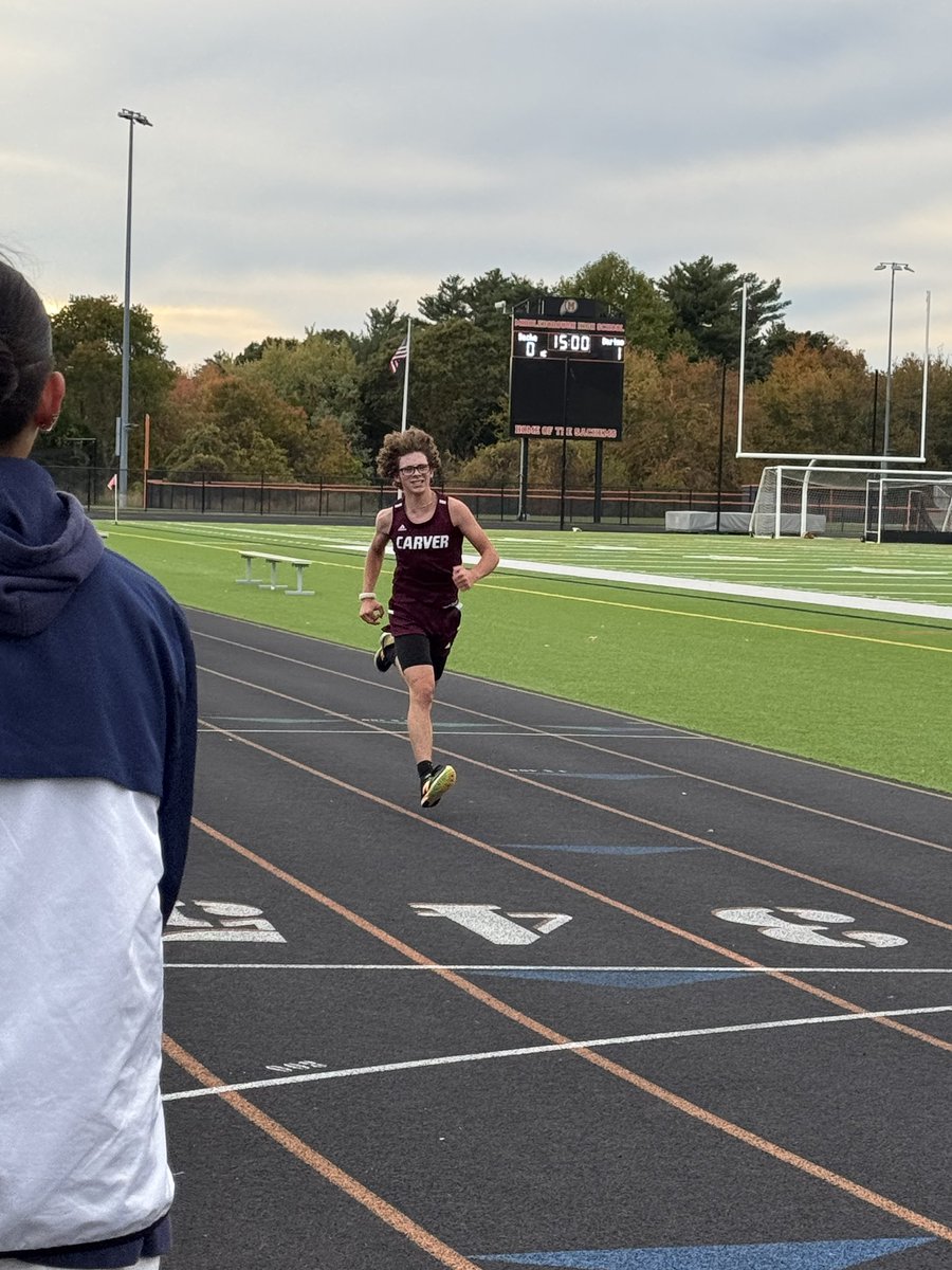 CrusadersTF's tweet photo. Jake Holden crossing the finish line at 17 minutes 7 seconds, David Savastano crossing at 18 minutes 56 seconds and Caleb Perkins crossing at 18 minutes 29 seconds! PRs for so many athletes in our meet versus Middleborough! https://t.co/VUD3UKJlhc