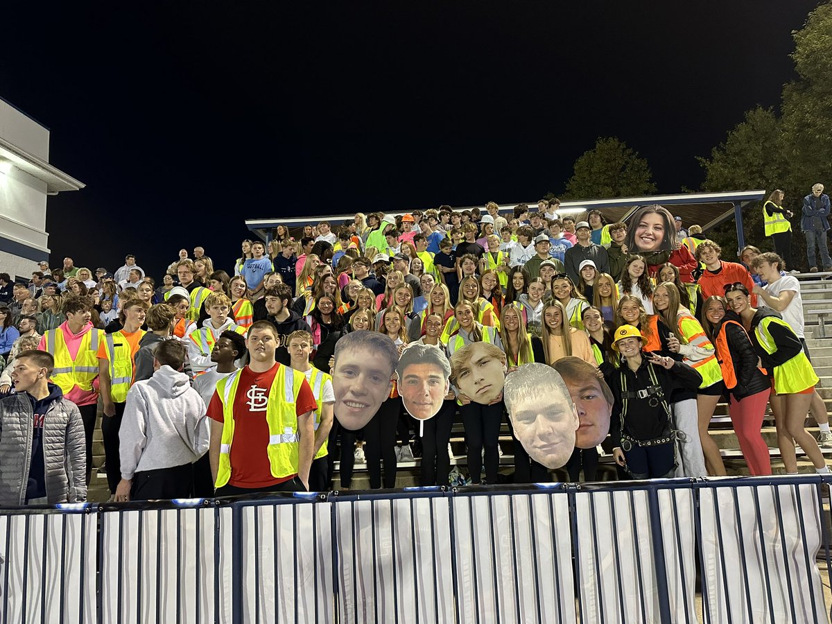 SDHSJimWelby's tweet image. It’s been a pretty challenging week at St. Dominic, but it’s worth every bit of it for this reason!  Our students deserve the very best, and our faculty and staff give them everything they have to make St. Dominic a great place for them to grow. ❤️❤️❤️ God is good!