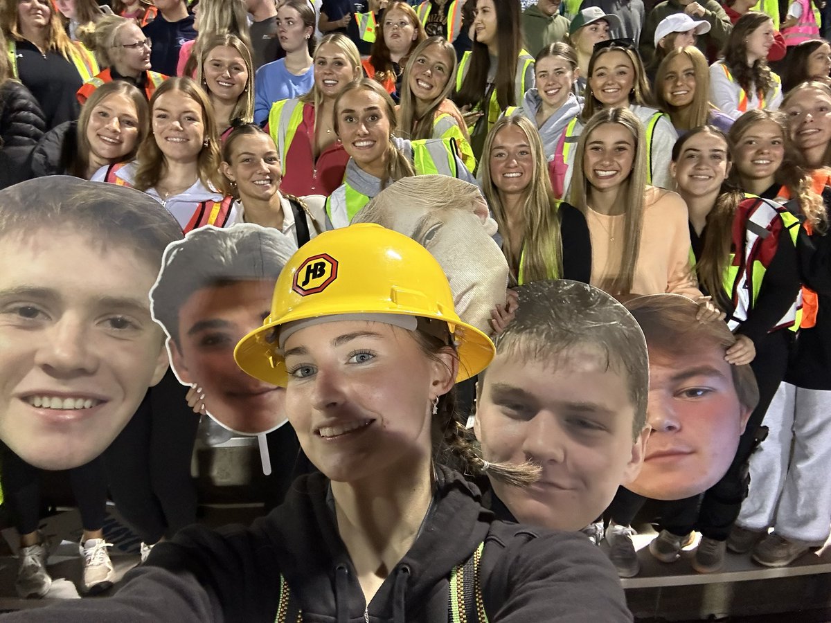 SDHSJimWelby's tweet image. It’s been a pretty challenging week at St. Dominic, but it’s worth every bit of it for this reason!  Our students deserve the very best, and our faculty and staff give them everything they have to make St. Dominic a great place for them to grow. ❤️❤️❤️ God is good!