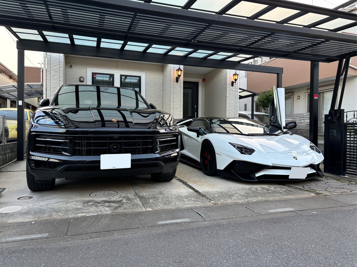 笑っちゃうくらいアヴェンタ低いな🤣