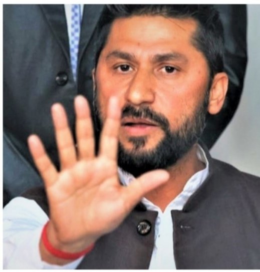 भन्न त नहुने हो तर लेखियो !
२१ सिट एउटा दरिलो विपक्षीको लागी थियो!
सत्ता मोलमोलाइ र भर्याङ थिएन। सरकारको अकर्मण्यता,भ्रष्टाचार, र कुशासन विरुद्ध बुलन्द आवाज बनाउन छोडेर जब सत्ता प्राप्तिको लागी हिडे, त्यसै दिन देखी अवनतिको मार्गचित्र कोरेको थियो रास्वपाले। 
तातै खाउँ जलिमरौं भयो।