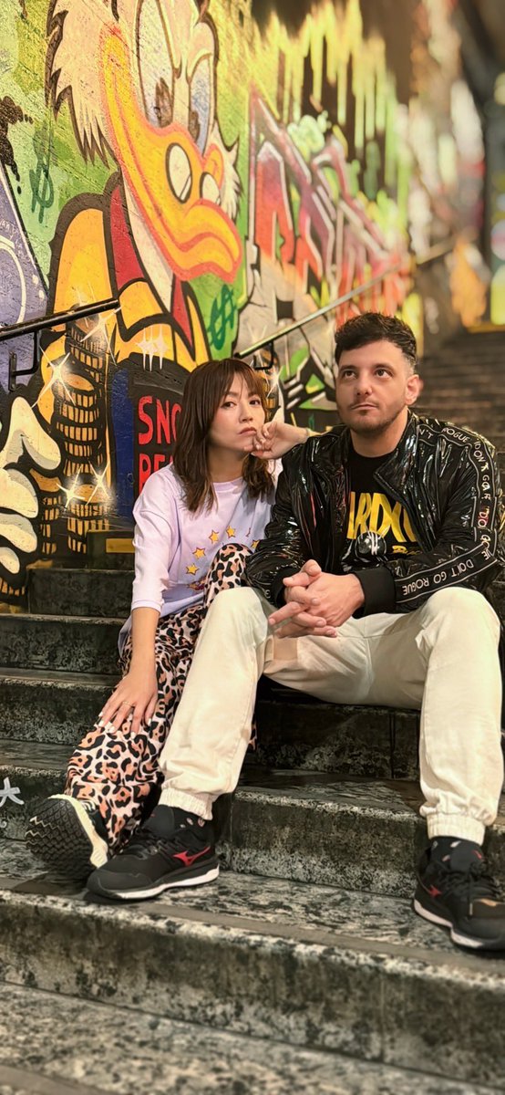 ヒカルドとの初日本ライブは

10月27日
お昼12時半START

なぁんと、2人のグッズもほんと少数限定で作りました。
逆に持ってたらレア♡
ぜひ歌と、ここでしか聞けないトークと
会いに来てね♡
（戦隊、特撮ソングあり？）

お早めのご予約お待ちしています✨

ticketpay.jp/booking/?event…