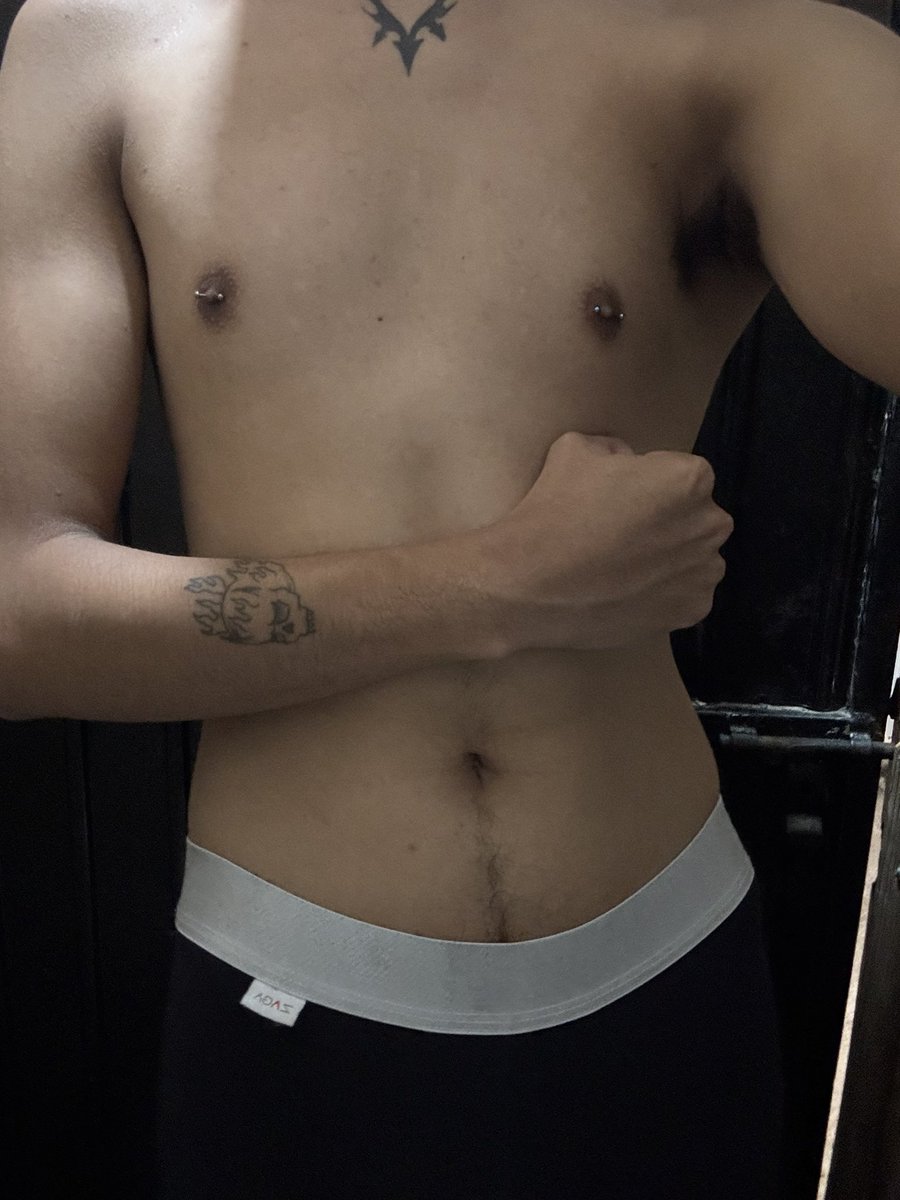 Aazulhot's tweet photo. Kinda horny? 🙂‍↕️

#gay  #cruising #gymbody https://t.co/6hYJ8VlzqL