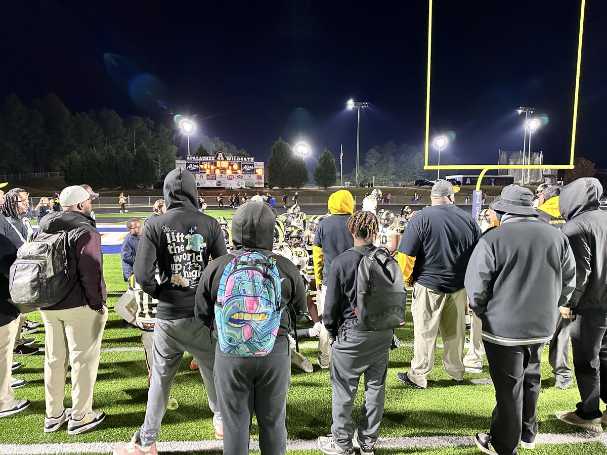 DRCADAHS's tweet photo. It's always great to be an Alcovy Tiger. Tonight the young men took the gridiron and prevailed 21-10. Shout out to @AlcovyHSRecruit @AlcovyFootball @coachFortson35
@AlcovyHS @NewtonCoSchools @Coach_CGreen
#GA36
#WeArentHardToFind
#RespectTheCove
#RecruitTheCove
#DOYOUBELIEVE https://t.co/JR5ca18ii7