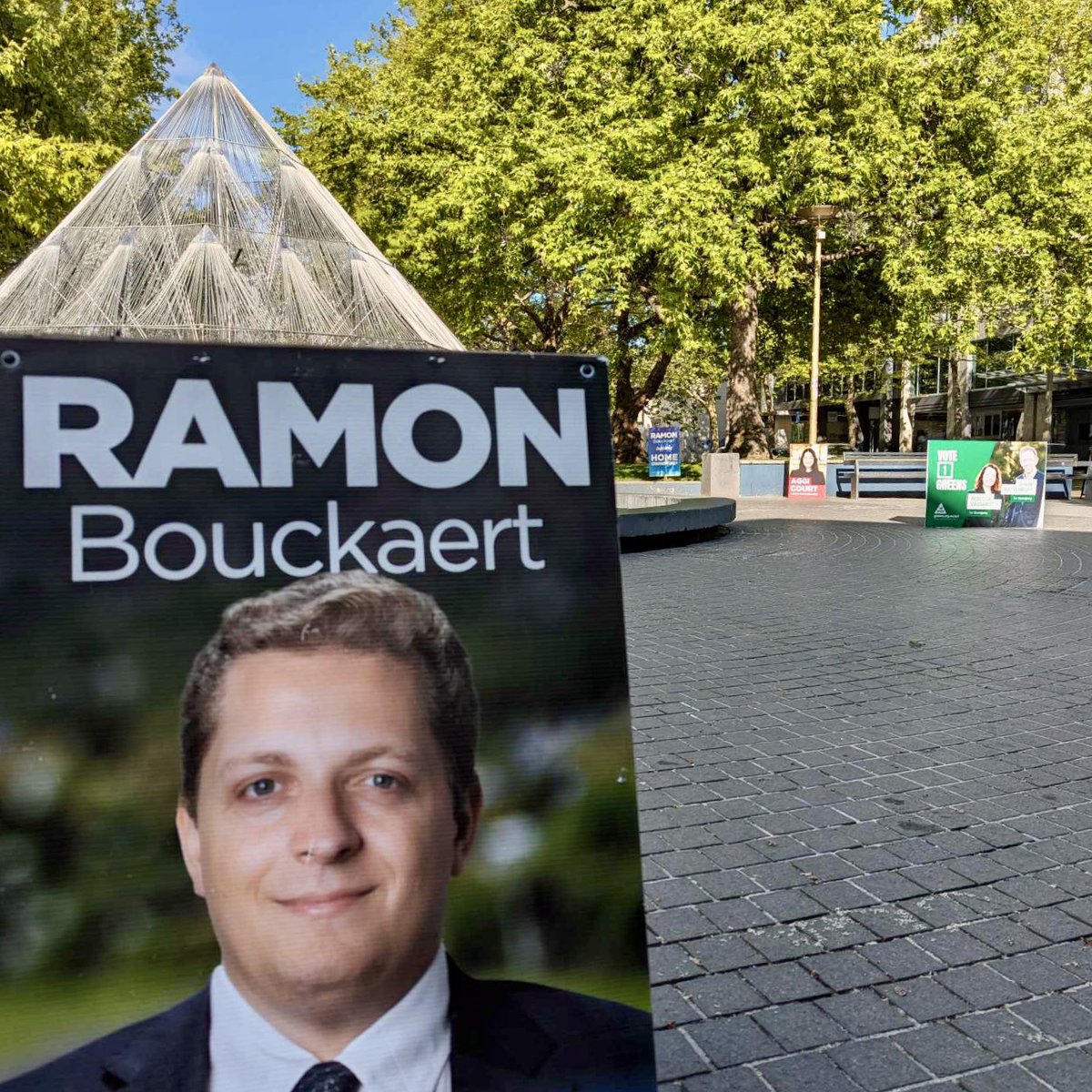 RamonBouckaert's tweet photo. Only two hours left to vote Ramon for a Liberal government! 🗳️ https://t.co/LeM3Ipb030