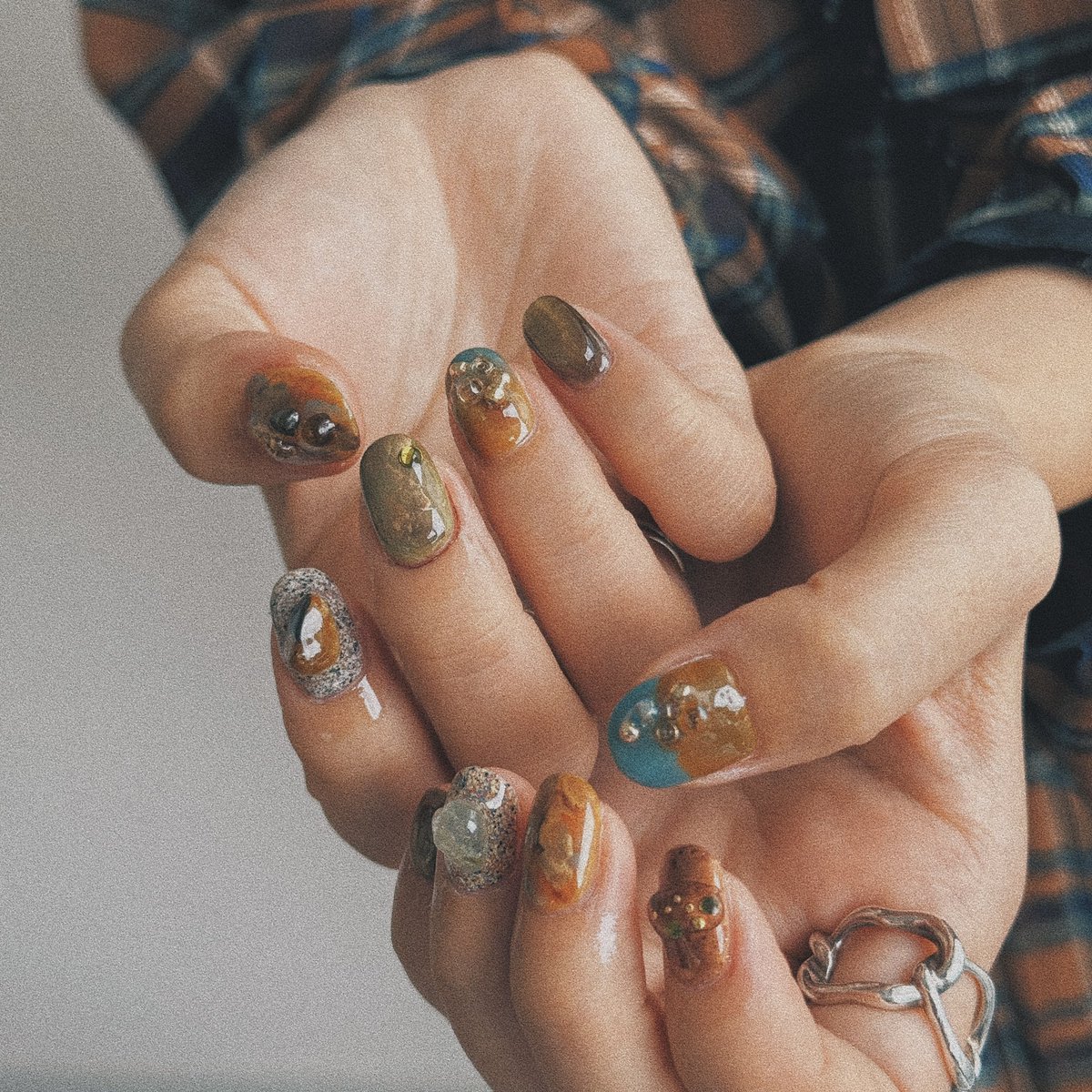 a k a r i tweet media