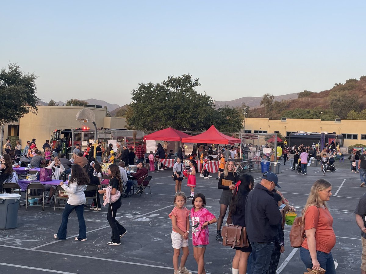 Thank you Jamacha PTA hosting an amazing fall festival for our families and students! The corn maze, Sycuan Fire Truck, rock wall and gaming truck were a few highlight.