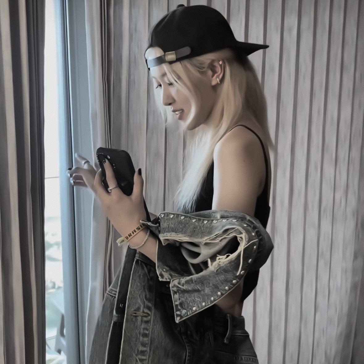 [REAL TIME ALL-KILL] ROSÉ, Bruno Mars "APT." 02PM KST Update:

#1 MelOn (=)
#1 Genie (=)
#1 Flo (+2) *new peak*
#1 Bugs (=)