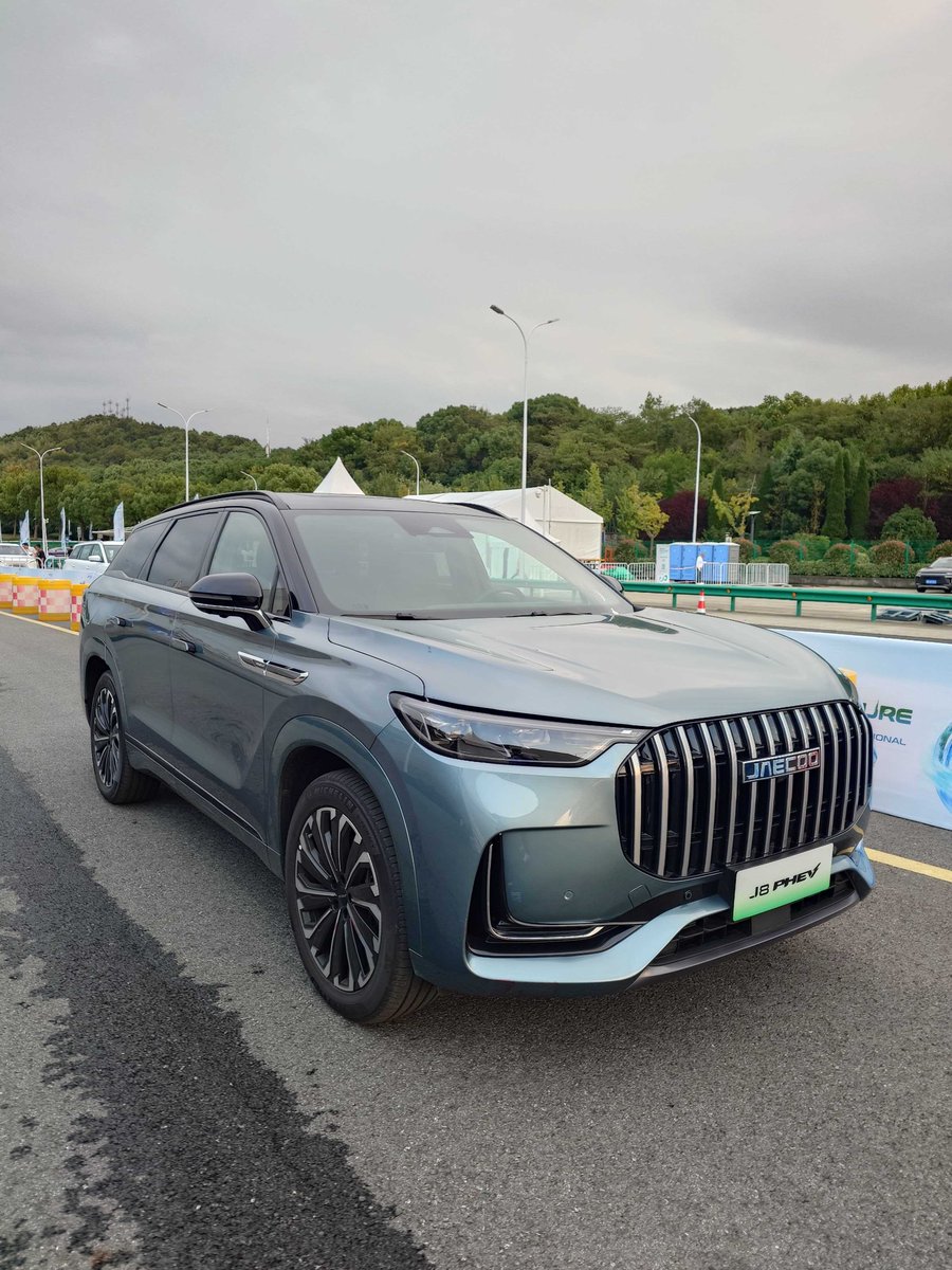 AutoTraderSA's tweet photo. We tried the @Jaecoosa J8 PHEV AWD at the #Chery Test Facilities in Wuhu, China. This is an apt place to test 450kW & 960Nm with power sent to all four wheels. Yes, it's fast, but comfortable, too. Can you handle the power?
#wcwl #globalusersummit #2024InternationalUserSummit https://t.co/sazDCWN3Zd
