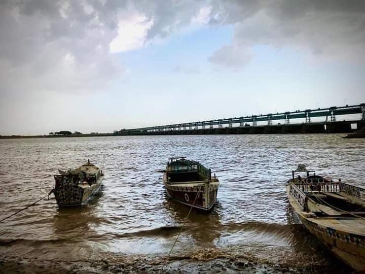 azeemsabzoi's tweet image. تم دریائے سندھ پر جتنے بھی زبردستی ڈیم بنائو ​​گے وہ سندھ کی سرزمین پر واپس ہی آئیں گے۔ 
"دریائے سندھ" سندھ کی روح 
#NoMoreCanalsOnIndus #saveriverindus