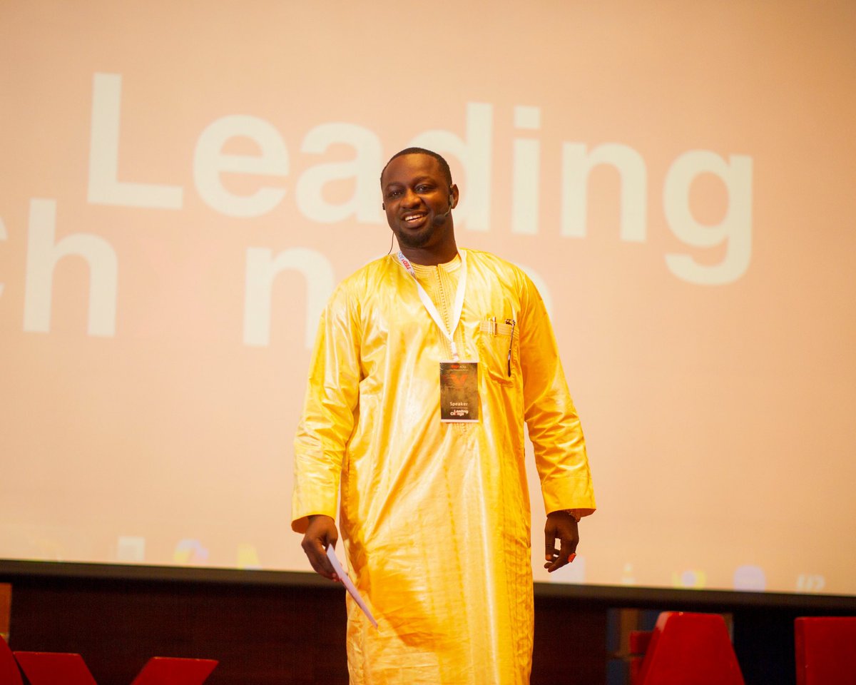 « Nous devons cultiver la solidarité, cette entre-aide avec sincérité, l'Amour pour chacun. Apprenez à vous aimer et vous verrez que le Niger va changer. »

Anawar Abdoulaye : Du citoyen à acteur de changement.