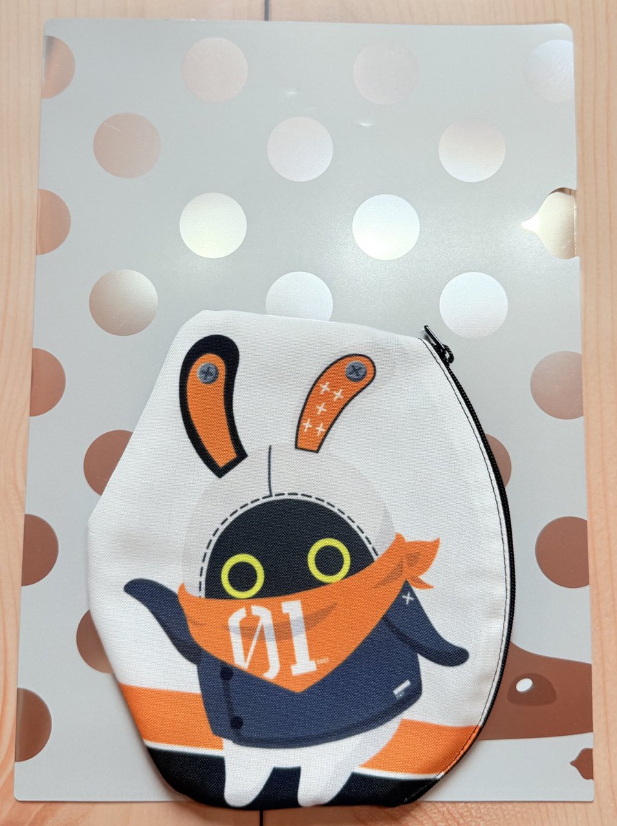 「【新作】ダイカット イアスポーチ!チャックも広めにとってもらったのでぬいちゃんた」|にゃんたん🐱🌱のイラスト
