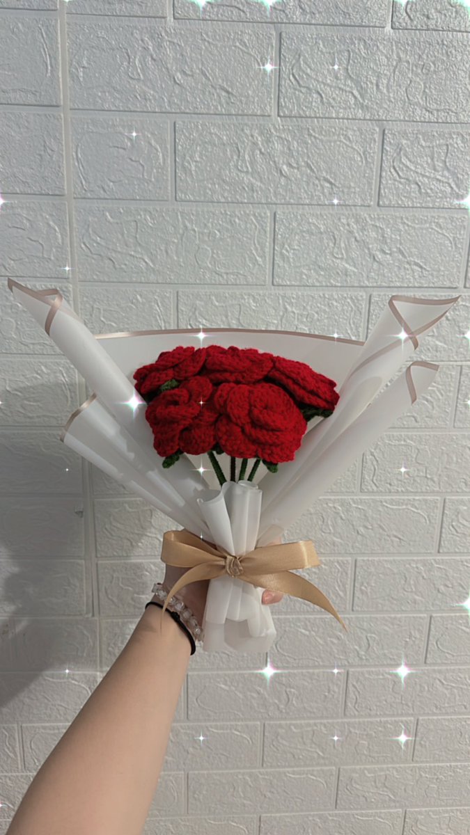blumeknit's tweet photo. 💐 Crochet Roses Bouquet 💐

Buket bunga mawar rajut yang dibungkus dengan cantik dan mewah

Yuk order sebelum kehabisan 👇🏻

💌 DM
💬 WA : 087888877167

#blumeknit #boquetflowers #buketbunga #buket

t. buket bunga bouquet flower crochet hadiah gift murah mawar crochet rajut https://t.co/vUzJagFrAg