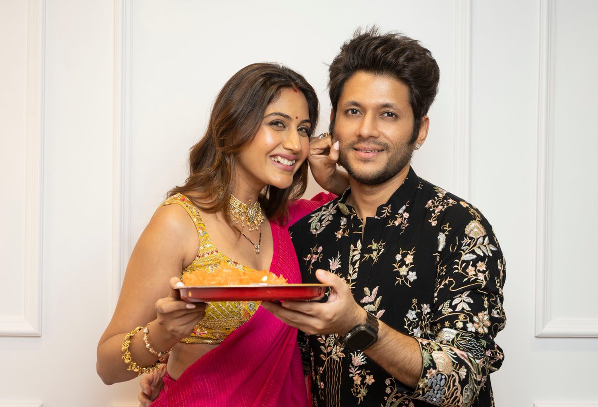 SUKARR❤️🙈😍🧿🤍😍AFTERRR SO LONGGGG😭❤️🧿 THEY LOOK SOOO DAMNN ADORABLE THE OUTFITS!!!🤌🏻😭😍HER PINCHING HIS CHEEK🙈🤍

#surbhichandna #sukar #karansharma