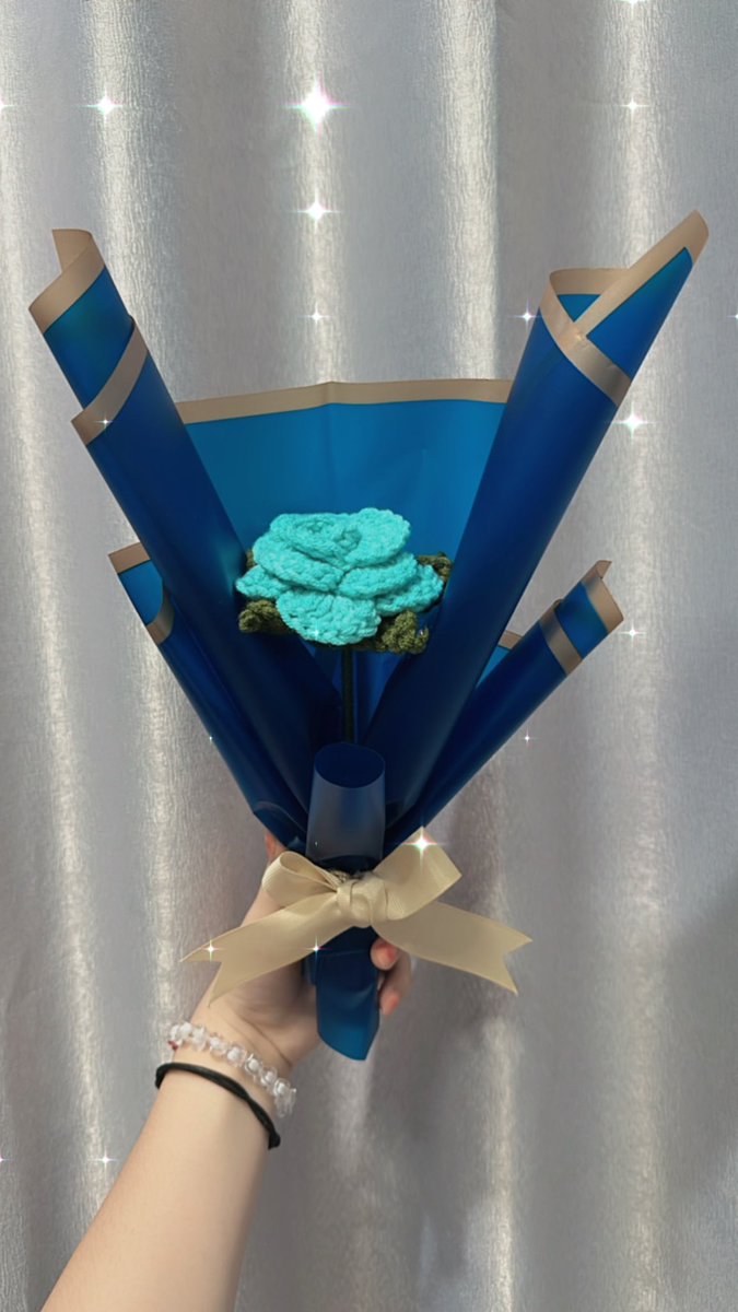 blumeknit's tweet photo. 🌹 Single Crochet Rose Bouquet 🌹

Setangkai bunga mawar rajut yang dibungkus dengan cantik dan elegan

Yuk order sebelum kehabisan 👇🏻

💌 DM
💬 WA : 087888877167

#blumeknit #boquetflowers #buketbunga 

t. bunga buket mawar rajut hadiah bouquet flower flowers gift crochet murah https://t.co/NVtfKlplVA