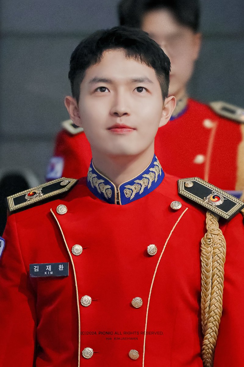 picnic_0527's tweet photo. 🚨주의🚨 
왕자님이 보고계셔!

241018 전쟁기념관 정례행사
#김재환 #KIMJAEHWAN https://t.co/NWleeNTctw