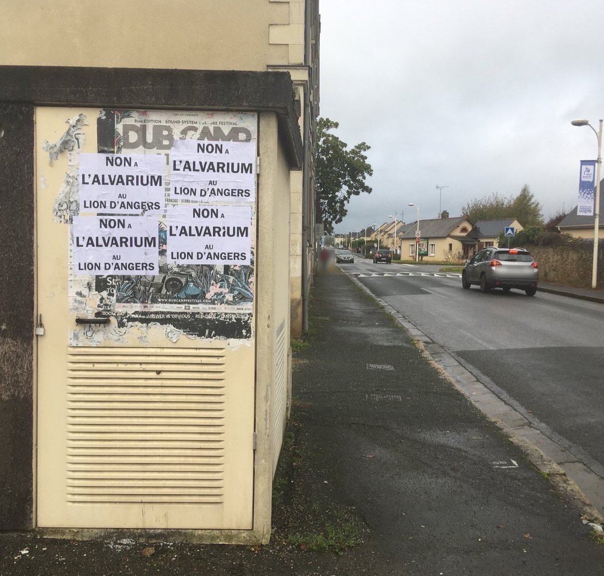 AngersRaaf's tweet image. Non à l'Alvarium au Lion d'Angers". Un collage explicite qui résume bien la réalité ! 👏