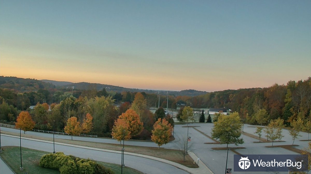 WeatherBug's tweet photo. Happy Saturday! π Fall is in full swing, and you can really see it with all the leaves changing colors across the Northeast. Enjoy the weekend! #saturday #fall #foliage #weatherbug https://t.co/WSvAuuRFvf