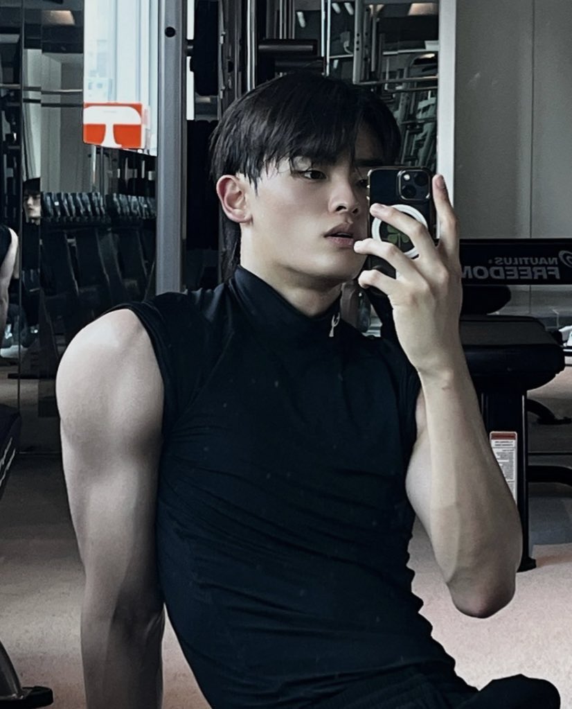 みて、アンジュンウォンインスタ過去画無双してる 全人類付き合った