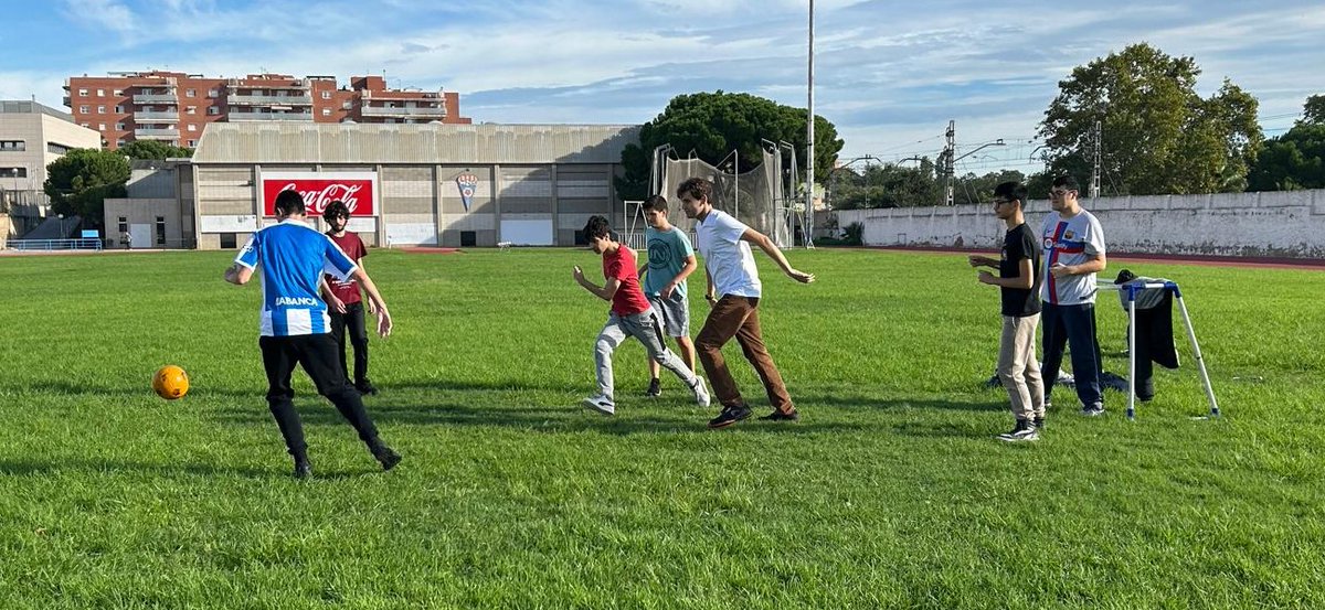 Supera't Ploms.
Sisena jornada del Supera't tot l'any d'aquest matí.
Avui, festa d'aniversari, futbol i preparació de la cançó del Correllengua 2024.
L'activitat no s'atura!
Seguim!
<a href="/associacio_t/">Associació Supera’t</a>
#PlomsSuperat
#PlomsEsportiFormacio
#PlomsEsportiSalut
#PlomsEsportiValors