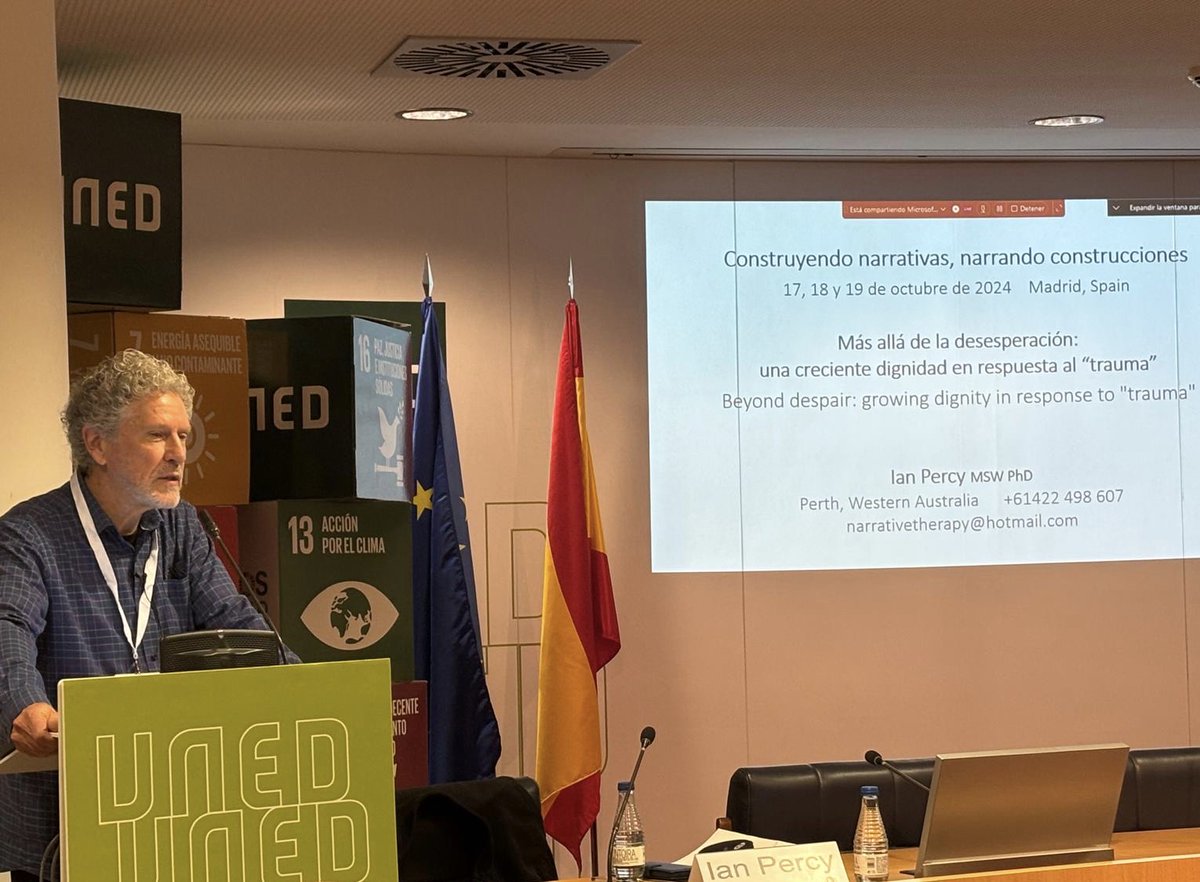 “Los terapeutas preguntamos, pero se nos olvida preguntar si podemos preguntar”.

Palabras de Ian Percy en su charla sobre #trauma, conversaciones terapéuticas y #TerapiaNarrativa.

📍I Congreso Internacional AETEN-ASEPCO.

#congreso #psicologia #dignidad #dignificar