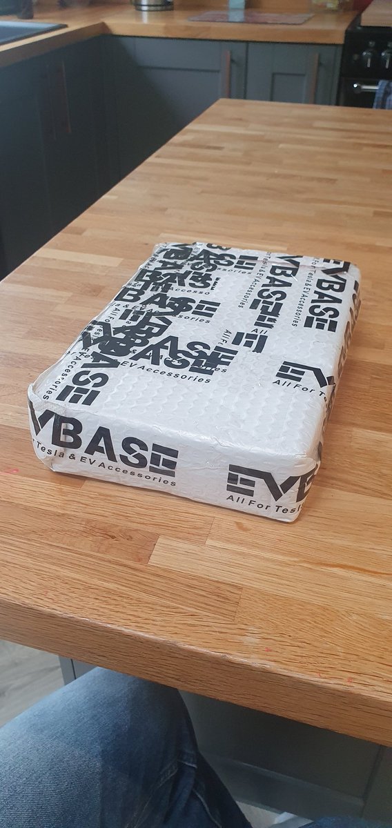 Chargeheads's tweet image. Competition time!!!🎁 What have @evbase_official sent me for #Rusteetesla ??? 🤔🤔🤔🤔 
Free ChargeheadsUK T shirt 👕 for the correct guess. UK only for now. Good luck 👍 #Competition