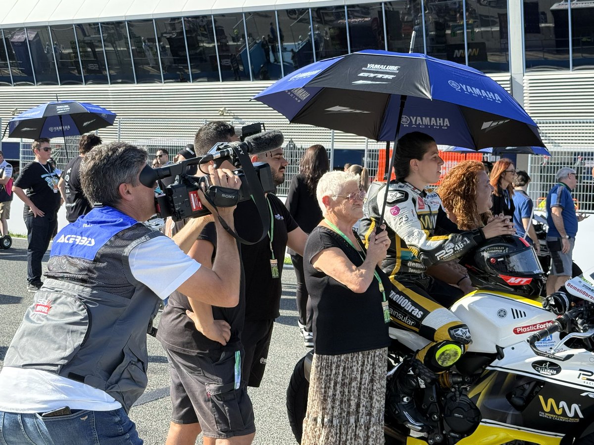 <a href="/pakitaruiz46/">Pakita Ruiz Vidal</a> finalitza P5 a la primera cursa de Jerez. Iguala el millor resultat de la temporada. El gran José Antonio Gómez és la seva ombra durant el cap de setmana. Les millors imatges i les paraules de la pilot, al <a href="/IB3noticies/">IB3 Notícies</a> migdia <a href="/EsportsIB3/">Esports IB3</a>