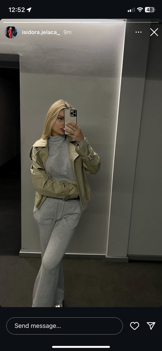 BreeeCustic's tweet photo. Devojke, sta mislite o Isidori kao treneru? Da li neko ima iskustva mozda? Mesec dana izadje oko 180€ sa clanarinom pa ne bih da se zeznem, jer mi premasuje budzet, ali ako vredi necu zaliti 🥰 #caosvima https://t.co/xkTJl8fVqZ
