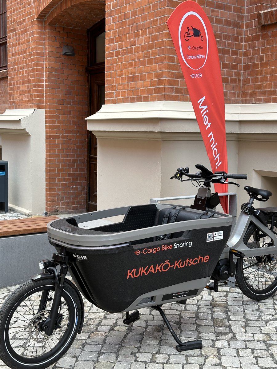 Heute ist der "Internationale Gib-Deinem-Fahrrad-einen-Namen-Tag" 😀🚲
Die Lastenräder in Köthen heißen u.a. KUKAKÖ-Kutsche, Bach-Bike, Hochschul-Hopper oder Schloss-Sprinter.
Hat euer Fahrrad auch einen Namen?
Schreibt es uns gern in die Kommentare.
#ready4robots