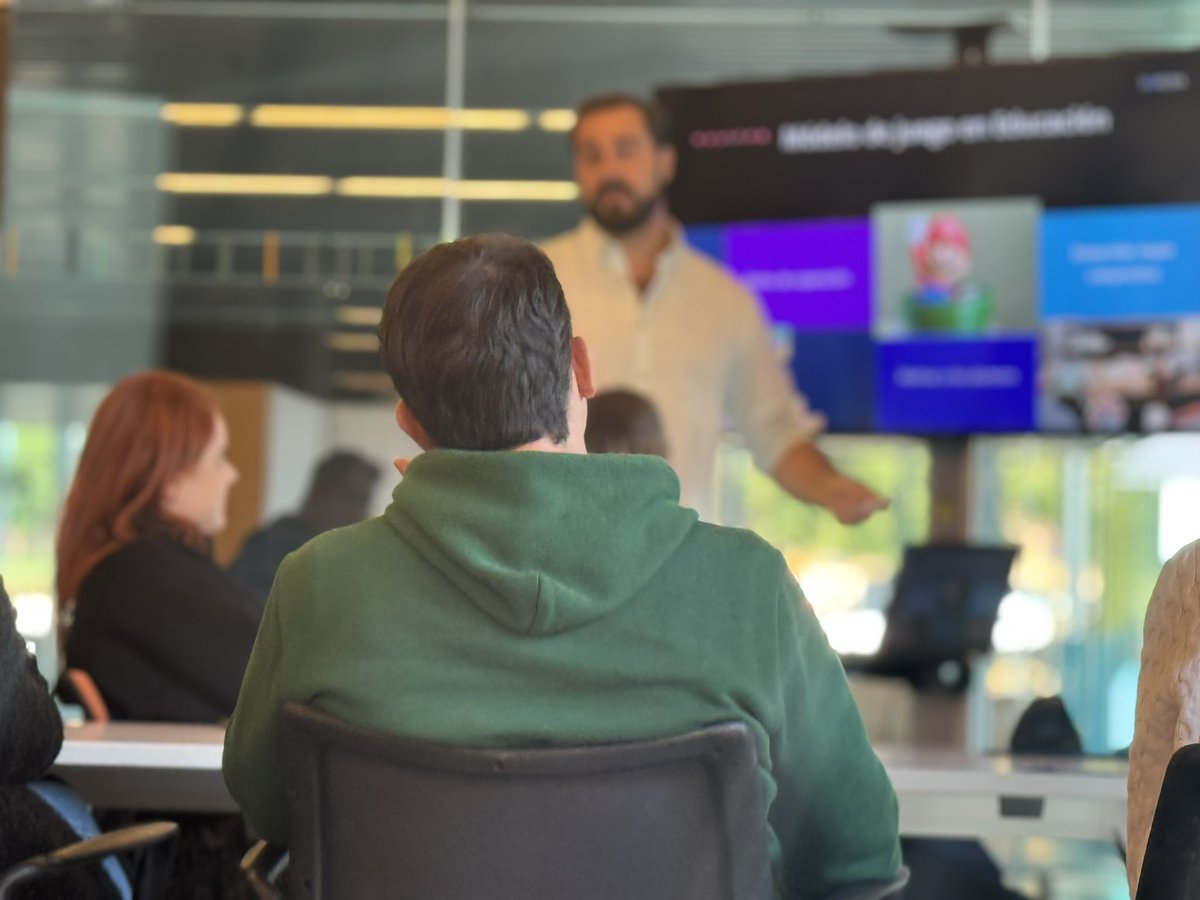 PremioEspiral's tweet photo. 🎮 ¡La gamificación más inmersiva llega al Espiral Learning Fest! 🌟 Eonesia transforma el aprendizaje con su magia en la categoría de Tecnología. No te pierdas el taller en el hall y ¡desata el poder del juego en el aula! 🎮💡 #GamificaTuClase #EspiralLearningFest #PIE24 https://t.co/wZ9yMX2E56