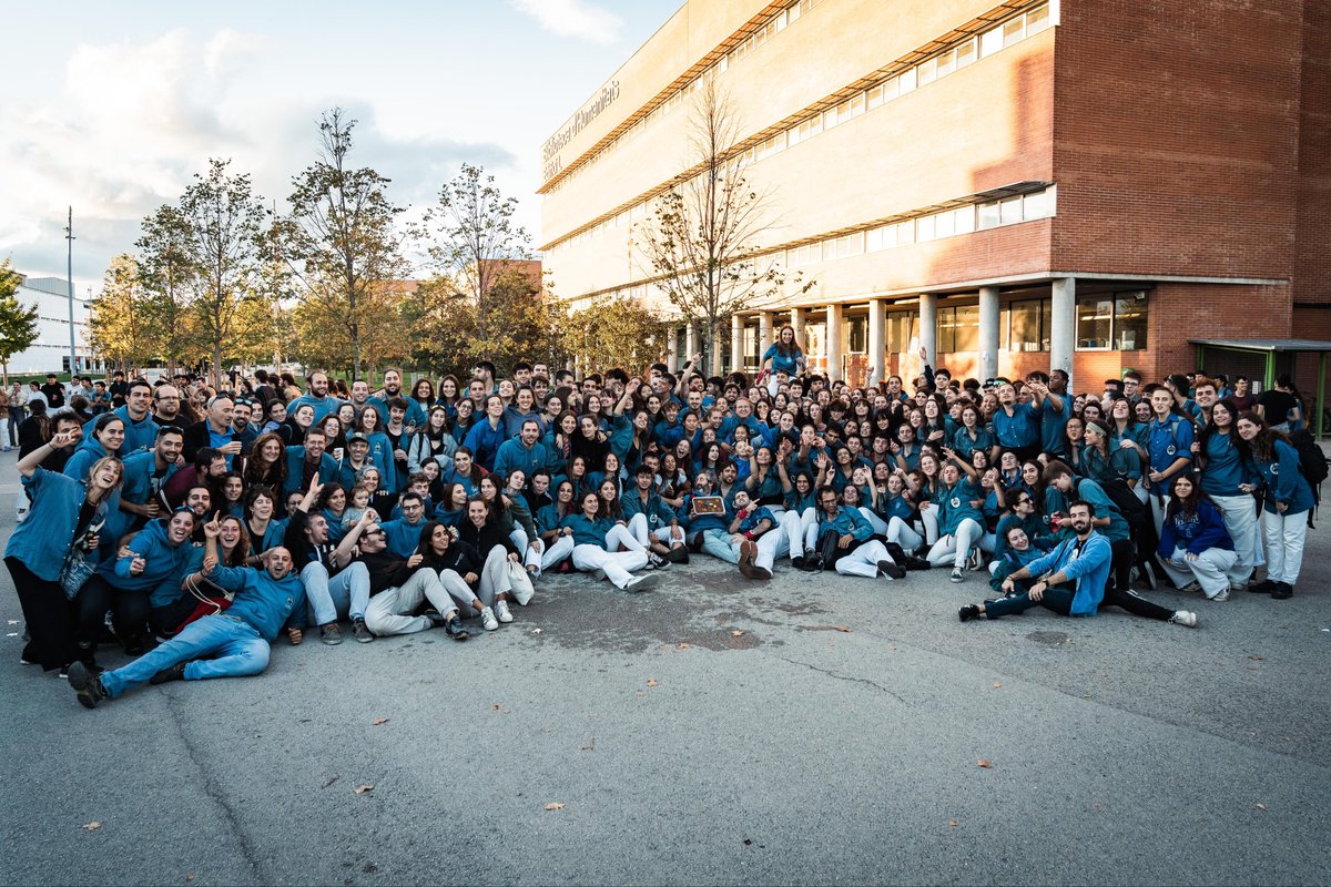 No podria estar més orgullosa d'aquesta gran família, tinc massa sort de poder-ne formar part.

Ganàpies, som LA colla, és el moment de demostrar-ho. 

Gaudim al màxim i donem-ho tot, que això acaba de començar💙

📸 <a href="/PauHeitmann/">Pau Heitmann</a>