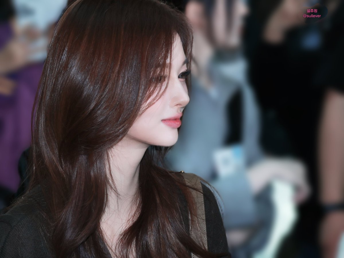 241011 ICN #설윤 HQ

진짜 영화스틸컷같아....🐰🎥💗

#엔믹스 #설윤 #엔믹스설윤
#NMIXX #SULLYOON 
#NMIXXSULLYOON #설윤아