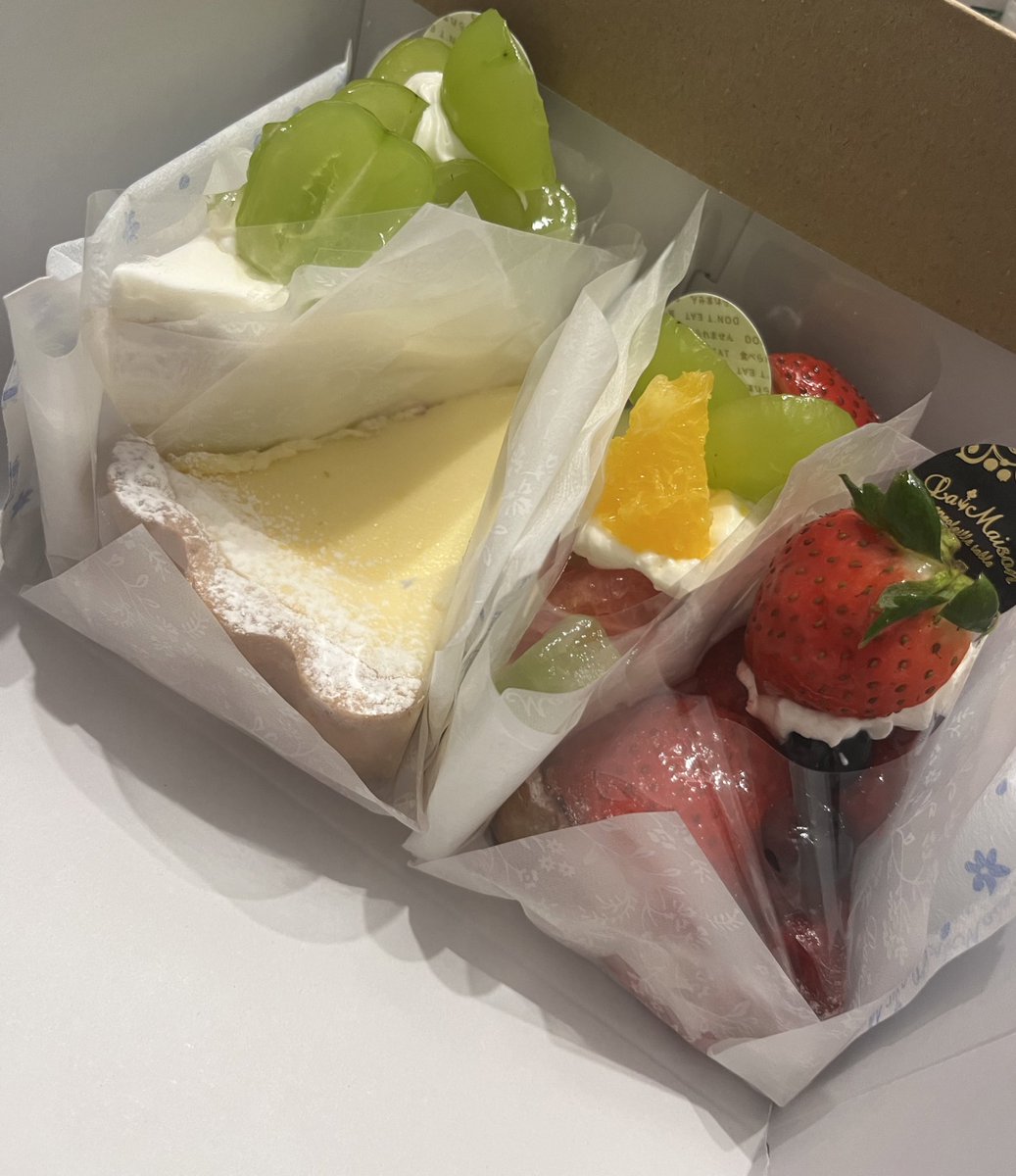 _fuyfuy__4's tweet photo. 今日1人目の3回戦した最強のN様から
中日ビルのケーキの差し入れ貰った🙈

どれ好きか分かんないから4種類買ったから食べよって…神客きたああ😭😭😭

来週のシフト教えたら予約してくれたし…

好きなタイプは気遣えて私を愛してくれる人です🩵

そんな男性なら何回戦でも果て…🫣🩵 https://t.co/OmA2Xiti0B