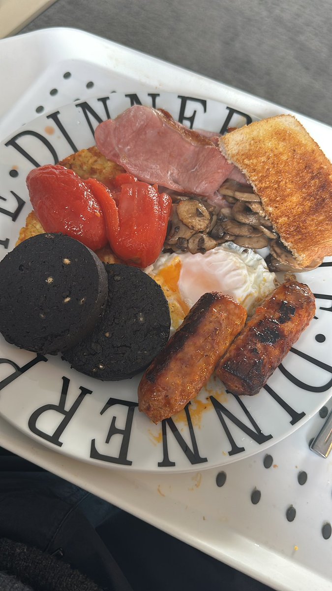 Garethbowz's tweet photo. #ratemybreakfast ooosh https://t.co/r8mXxWRccA