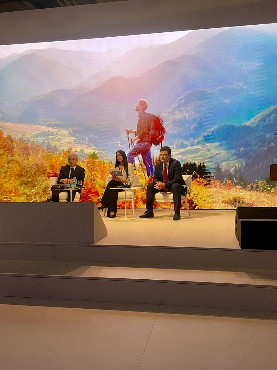 ItalyinGermany's tweet photo. Alla #fbm24 “Andata e ritorno: il turismo delle radici” con @LuigiVignali, DG per gli Italiani all’Estero @ItalyMFA, e il Prof. Giumelli nell’anno delle radici italiane nel mondo per aiutare italiani e italodiscendenti all'estero a riscoprire i loro luoghi d'origine! #Italea https://t.co/6sGpZuMYe9