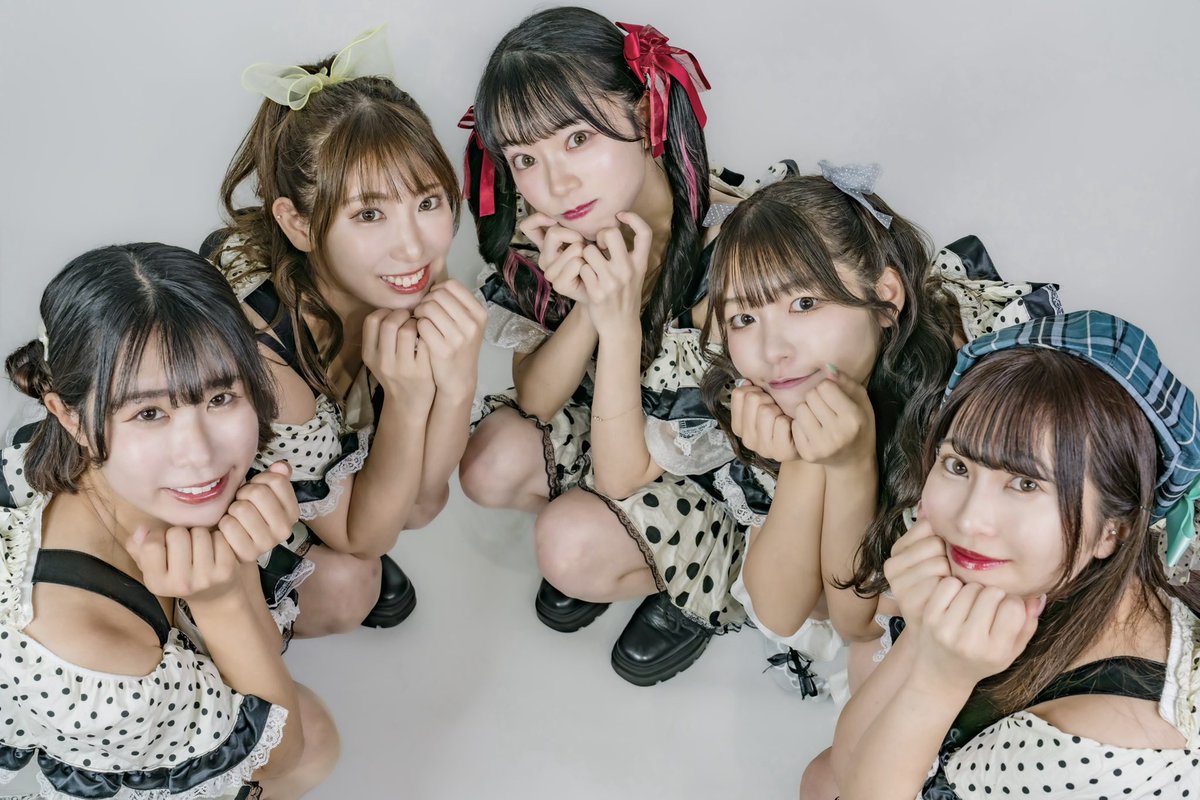 epep3_official's tweet photo. 集合アー写公開‼️
新しい景色が見れるように5人で力を合わせて頑張ります✊🤍

YouTubeに新メンバー登場してます！
コメント・👍ボタンお待ちしてます🫶

https://t.co/T8ayEeYdHf https://t.co/PwwOAGInFM