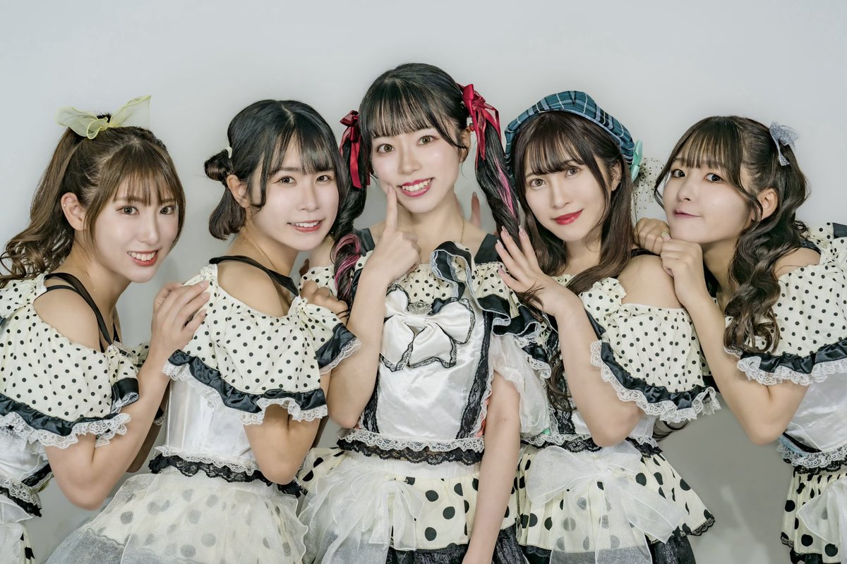 epep3_official's tweet photo. 集合アー写公開‼️
新しい景色が見れるように5人で力を合わせて頑張ります✊🤍

YouTubeに新メンバー登場してます！
コメント・👍ボタンお待ちしてます🫶

https://t.co/T8ayEeYdHf https://t.co/PwwOAGInFM