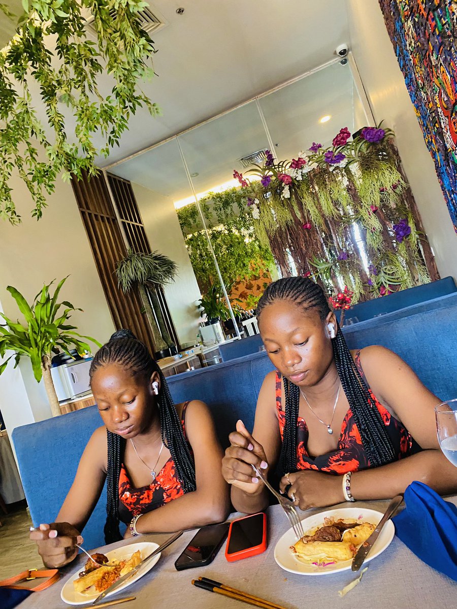 Gigi_flames's tweet photo. Everyone it’s our birthday💃💃💃 
Happy birthday to my twin and I❤️🎉
#happybirthday https://t.co/ln60kbrwr0