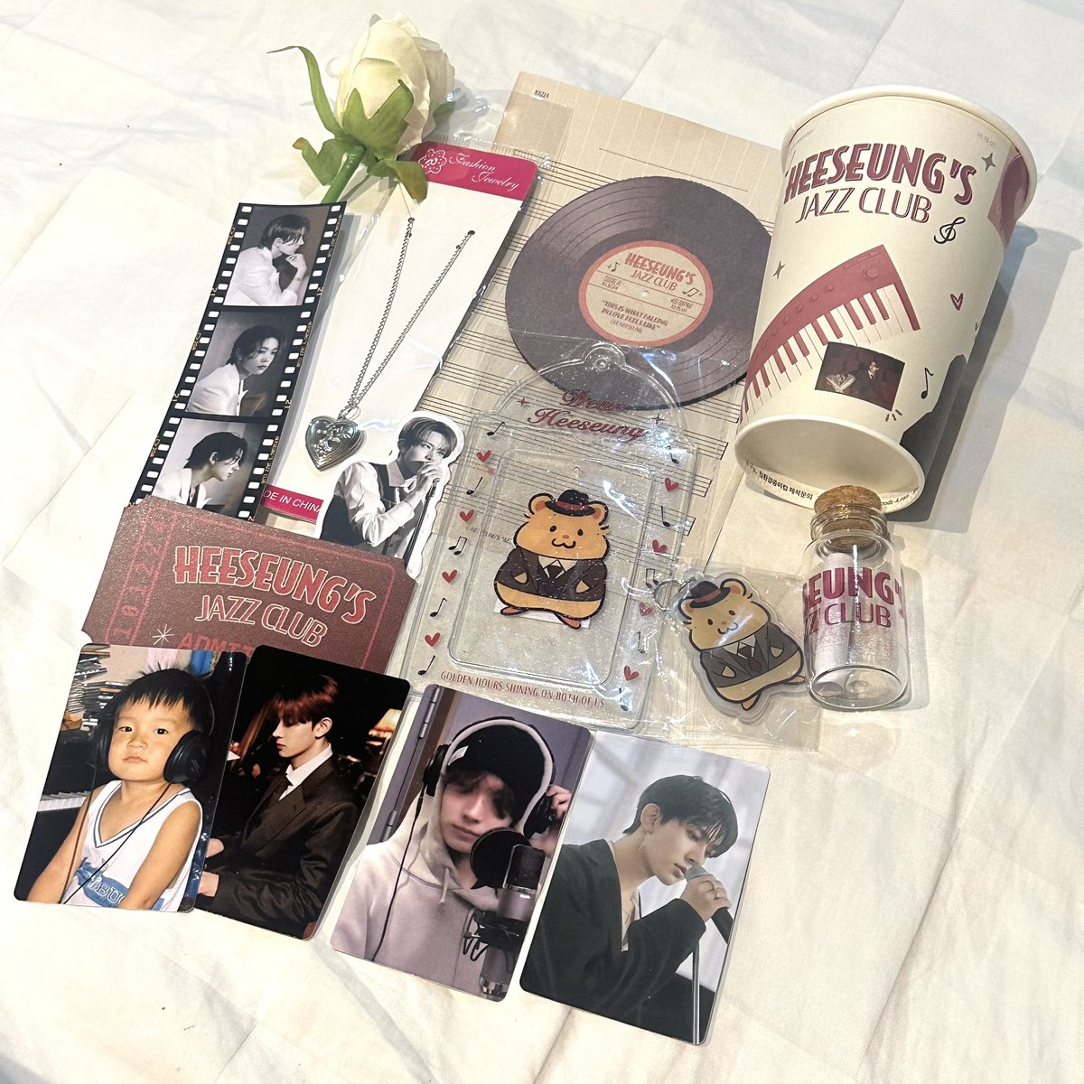 wts/lfb | heeseung’s jazz club kit 🎙️ 

   𓈀 Php 350; 1 week DOP (waiting for packing mats) 
   𓈀 complete inclusions exc. postcard (replaced with locket) (2 avail)
   𓈀 reply mine to claim

# heeseung enhypen for sale selling birthday cse cupsleeve event