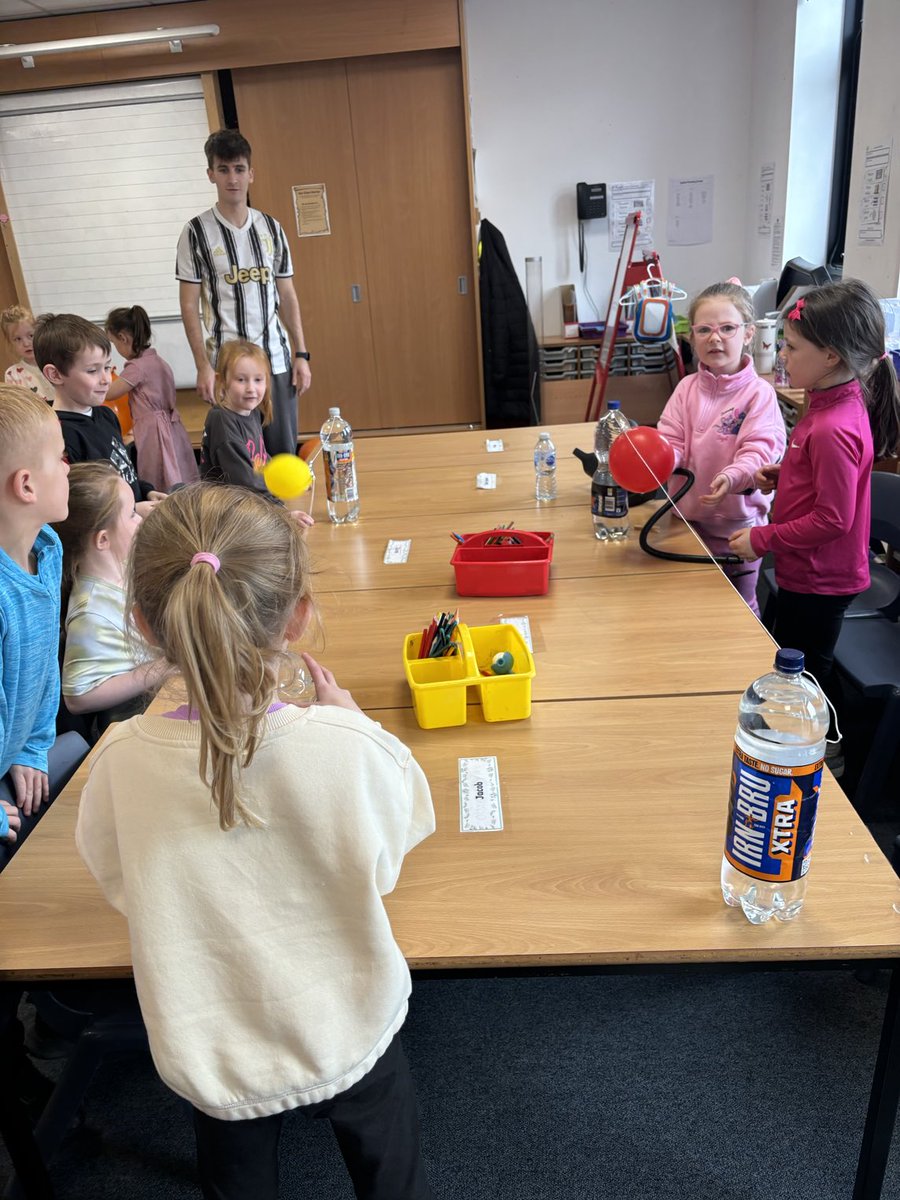 3Halfmerke's tweet photo. Room 3 investigating forces through balloon rockets. I’m hoping the children tried this at home as questions were still being asked. https://t.co/D7fIbjZa4E